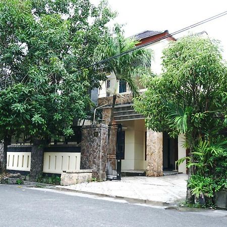 Green Surabaya Homey Luaran gambar