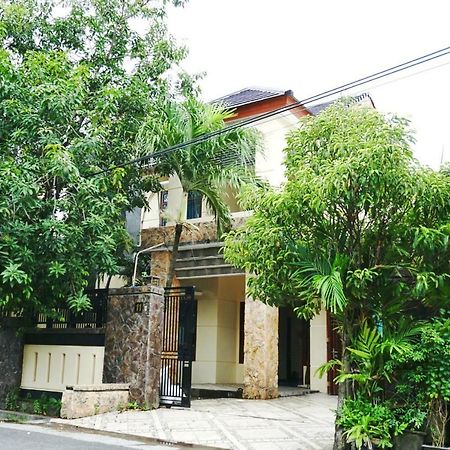 Green Surabaya Homey Luaran gambar