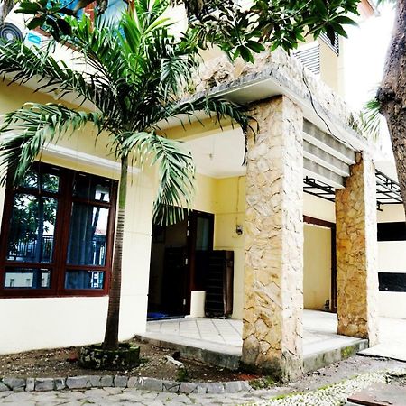 Green Surabaya Homey Luaran gambar