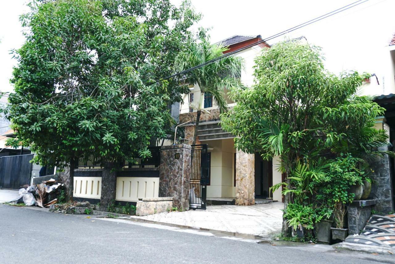Green Surabaya Homey Luaran gambar