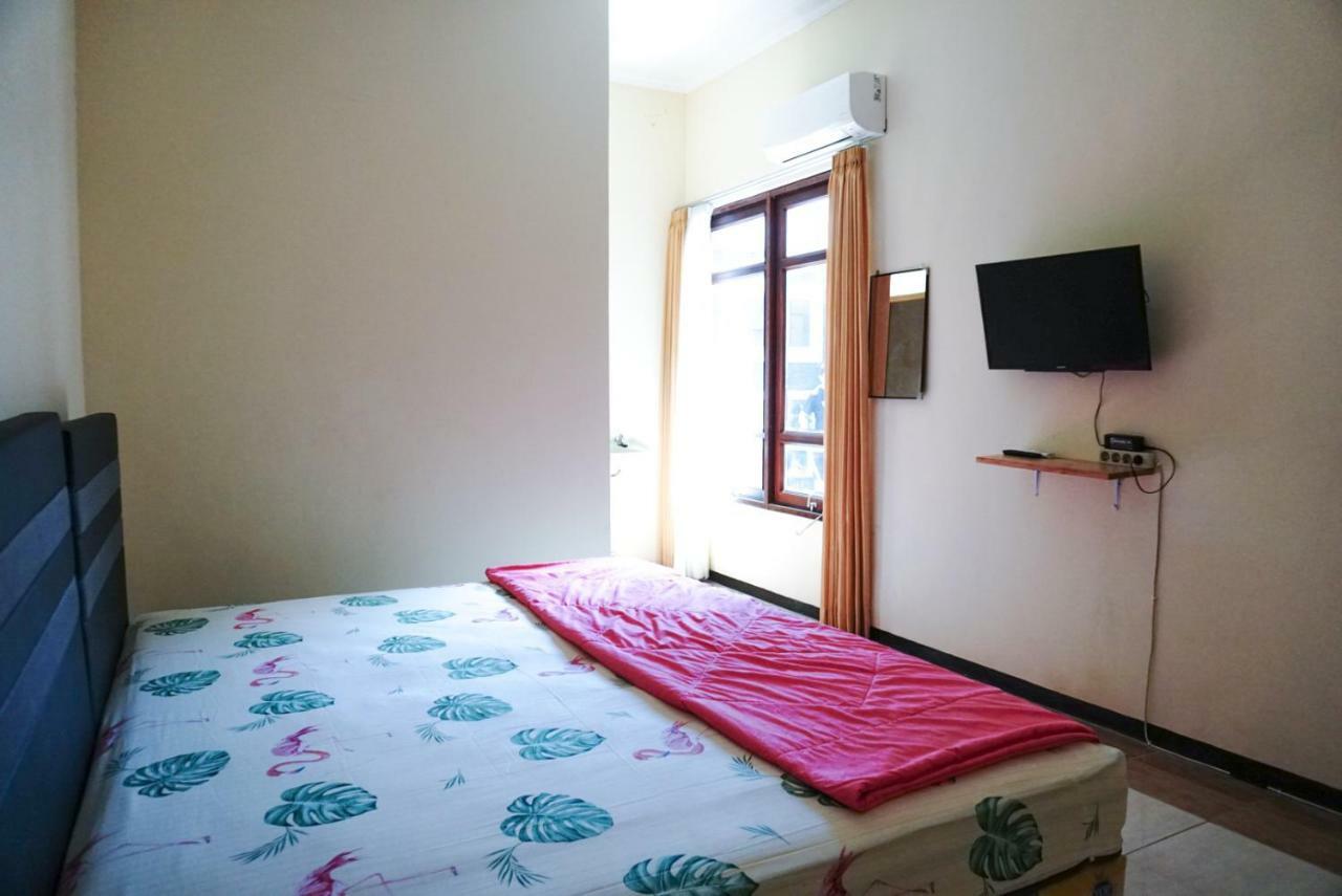 Green Surabaya Homey Luaran gambar
