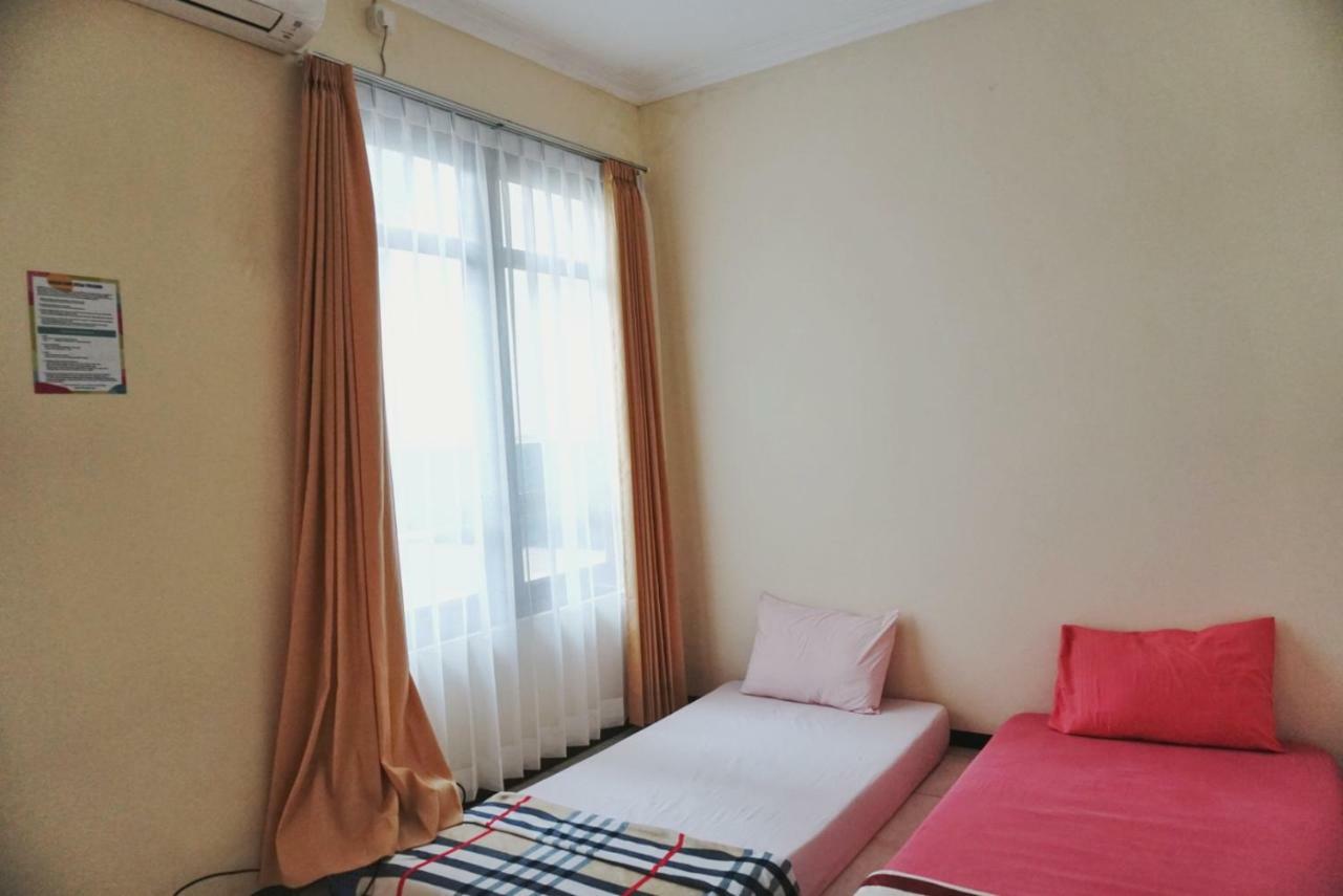 Green Surabaya Homey Luaran gambar