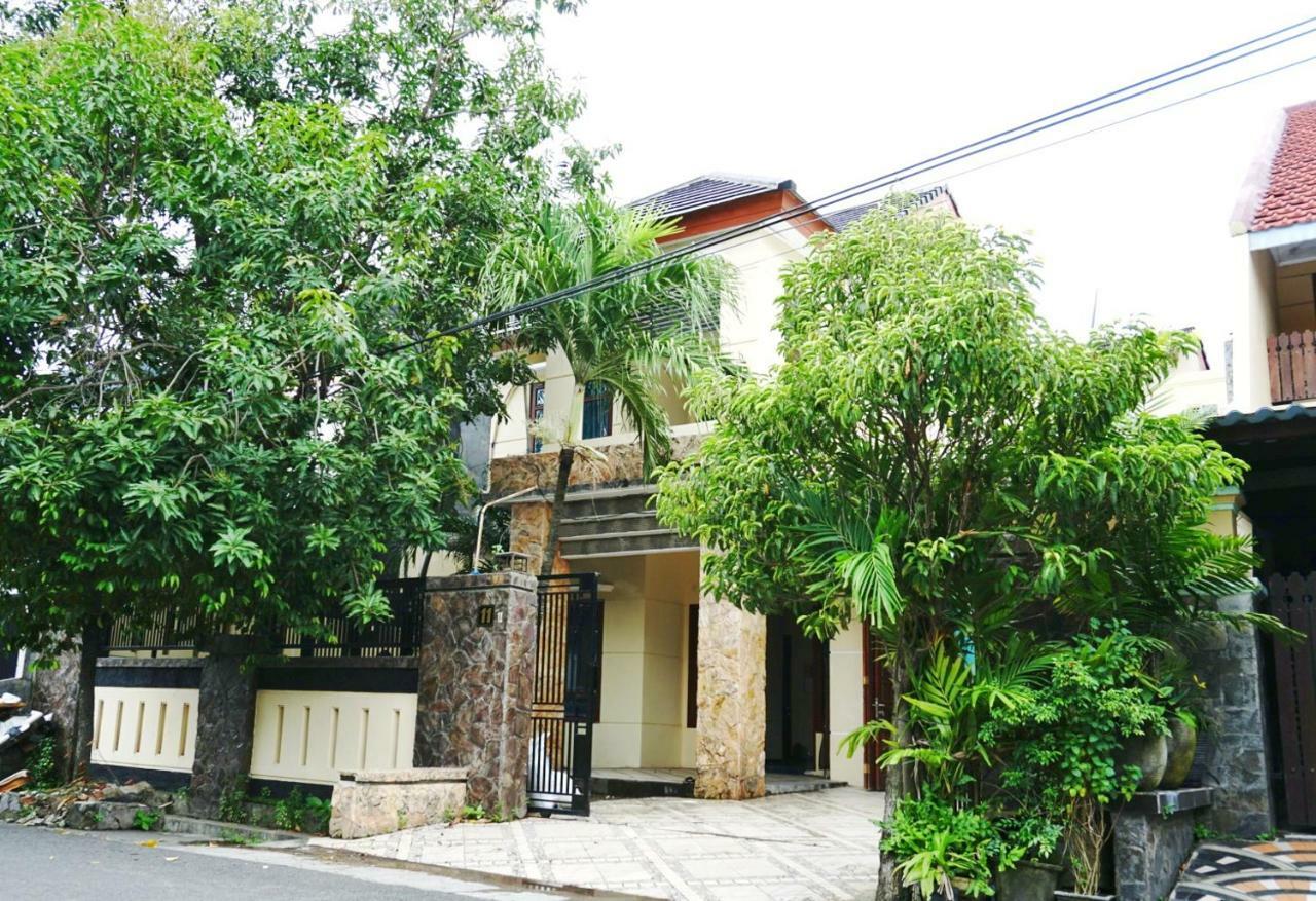 Green Surabaya Homey Luaran gambar