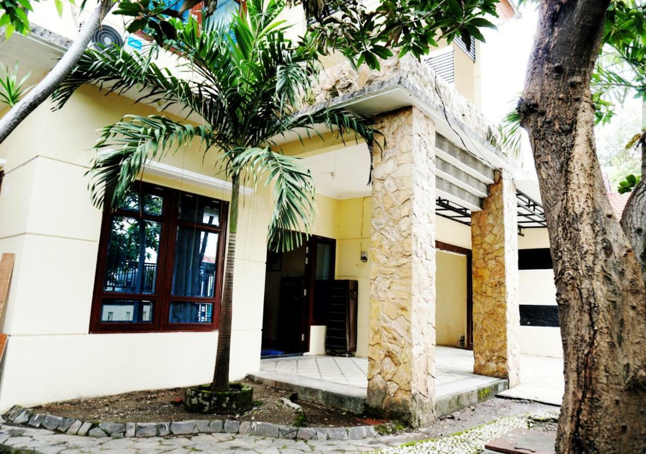 Green Surabaya Homey Luaran gambar