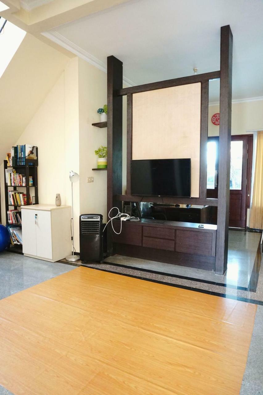 Green Surabaya Homey Luaran gambar